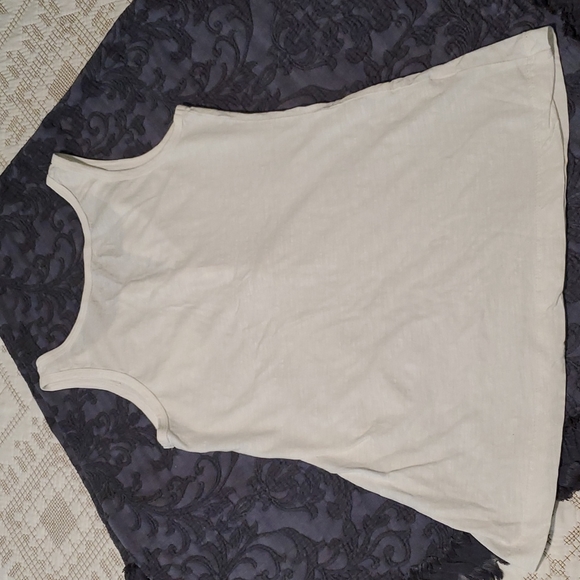 Eddie Bauer tank, soft cotton in white (xs) - Picture 4 of 4